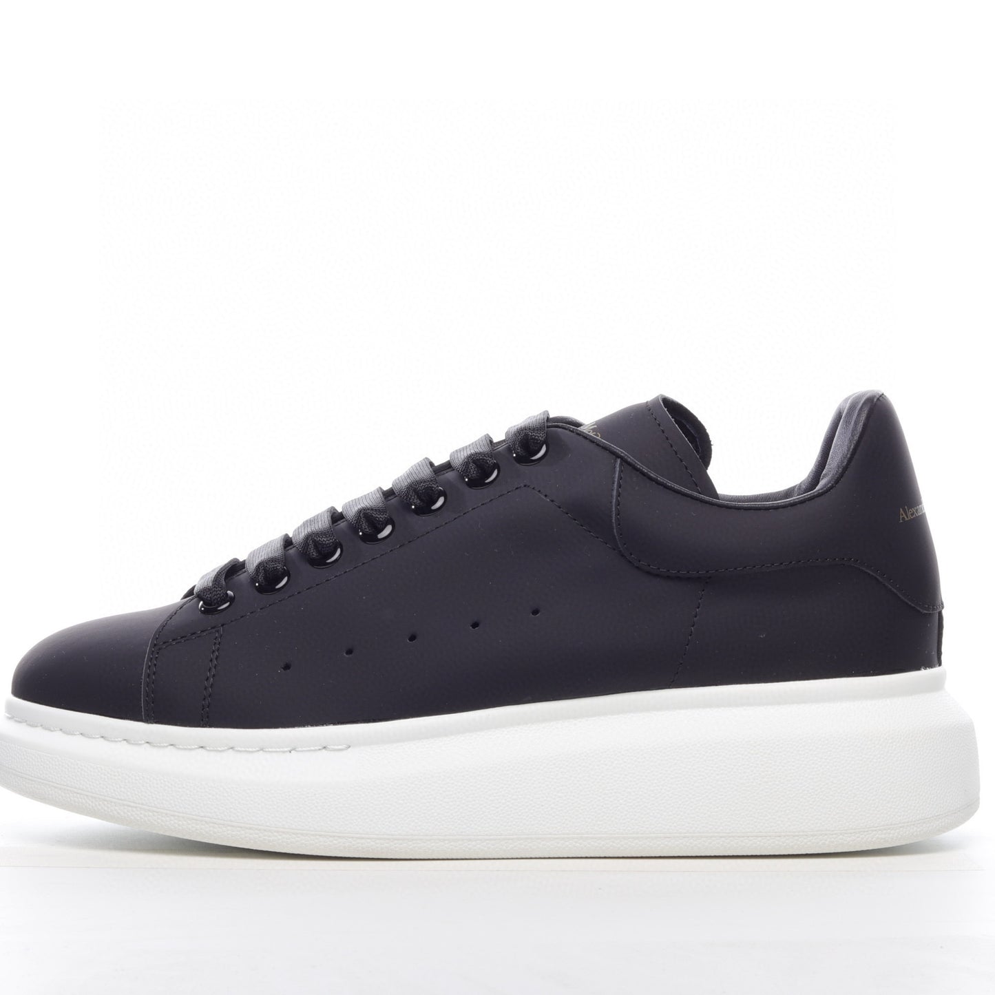 Popular Sneaker White Casual